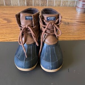 Sperry duck boots. Little kids size 12. My child only wore a few times.